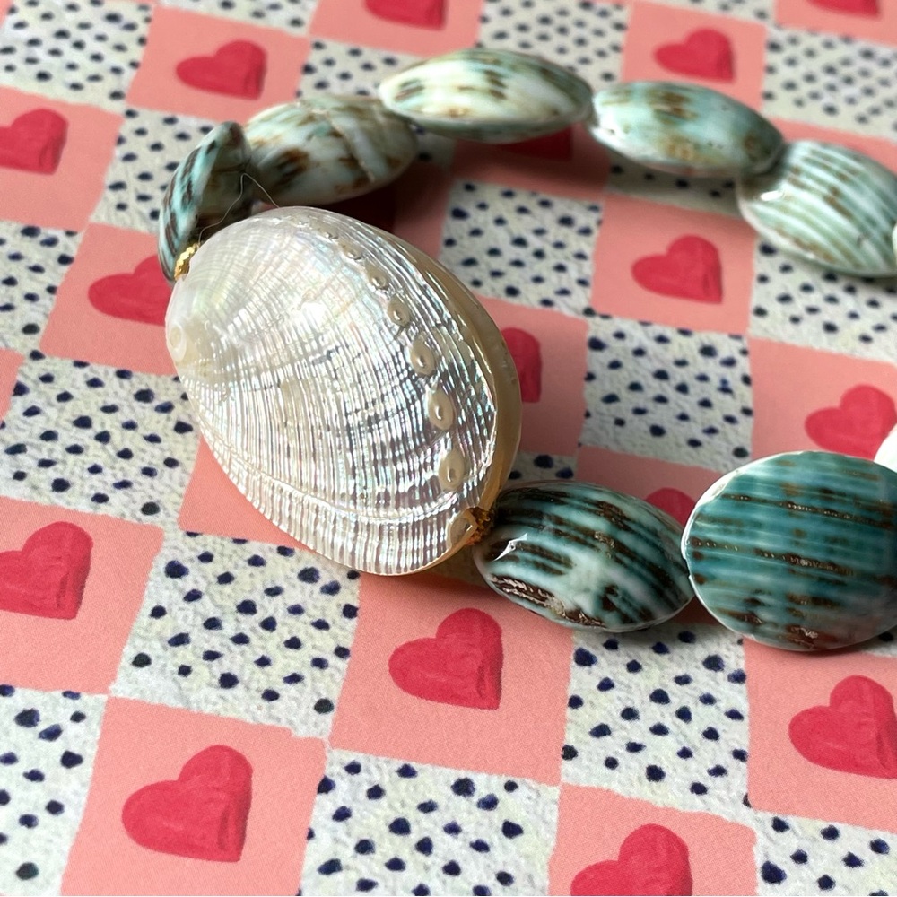 Turbo shell & silver abalone (?) shell stretch bracelet beachy